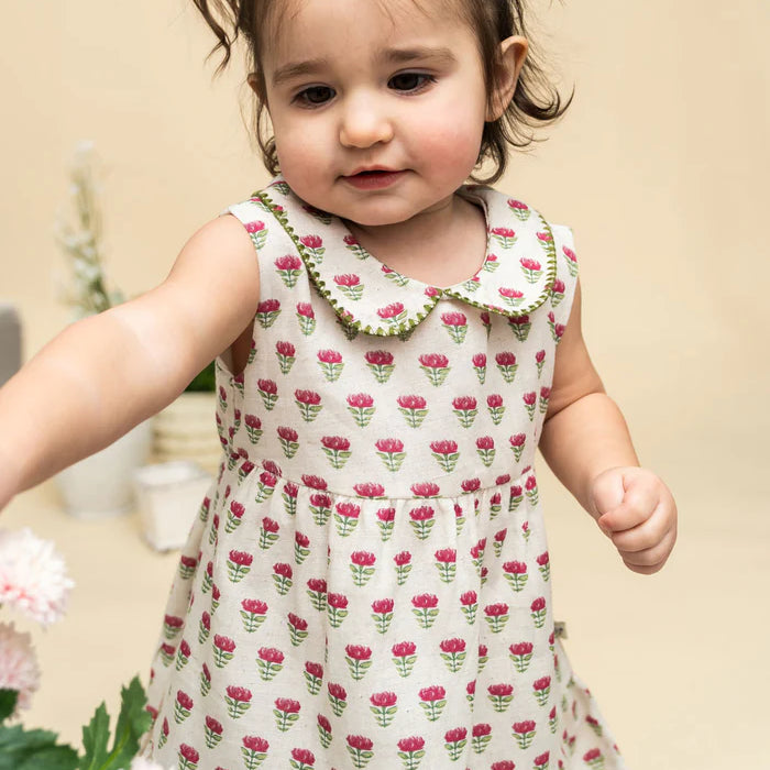 blooming garden printed dress w/scalloped collar